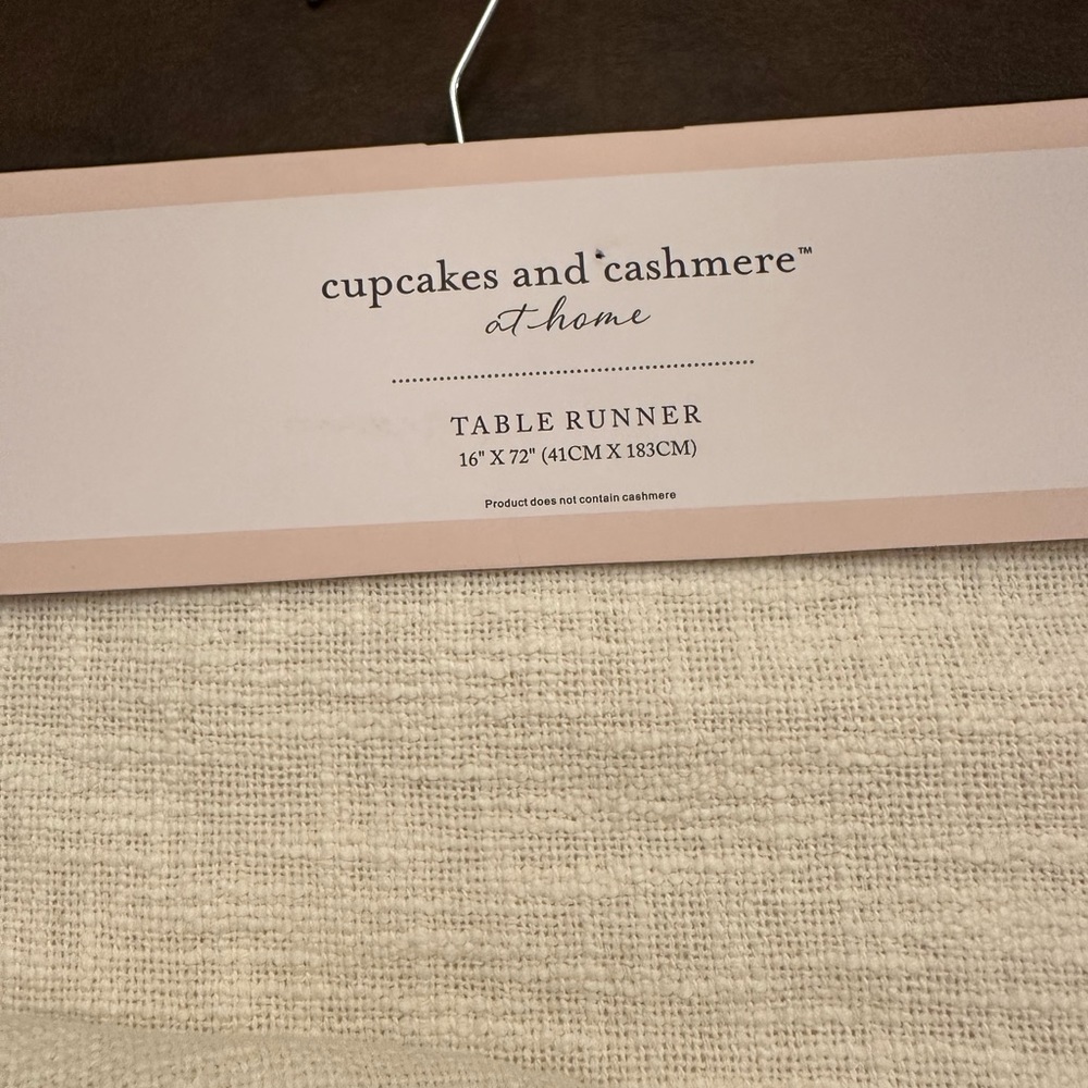 Cupcakes and cashmere heart LOVE table runner BEADED Valentine’s Day Home Decor - Picture 4 of 5